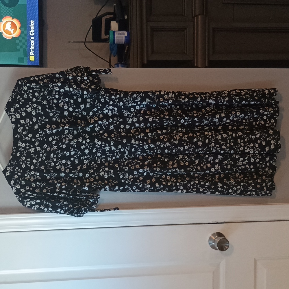 Siren Lily Black and White Floral Midi Dress Size Medium - Picture 2 of 8